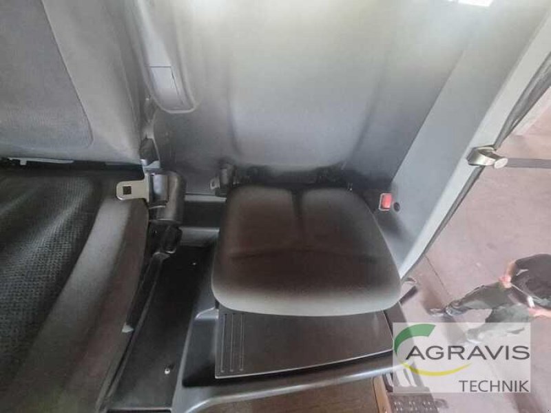 Traktor tip CLAAS XERION 4000 TRAC, Gebrauchtmaschine in Warburg (Poză 11)