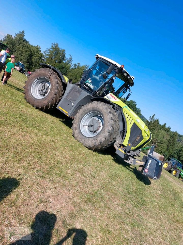 Traktor des Typs CLAAS XERION 4000 VC, Gebrauchtmaschine in Bad Kötzting (Bild 2)