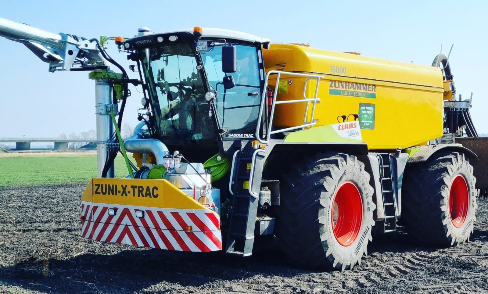 Traktor van het type CLAAS Xerion 4200 Saddle Trac RTK /Volmer, Gebrauchtmaschine in Eichendorf (Foto 1)