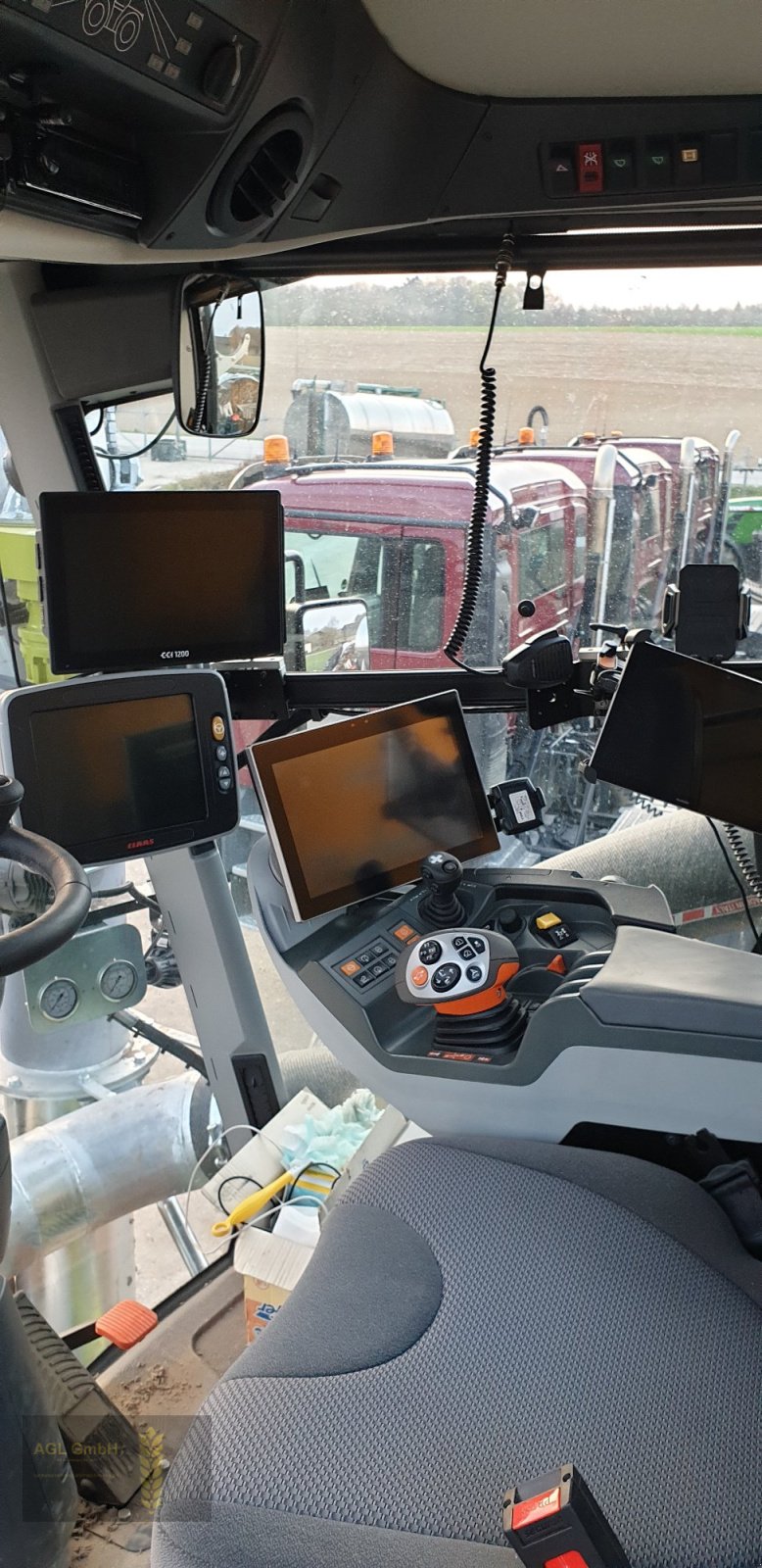 Traktor Türe ait CLAAS Xerion 4200 Saddle Trac RTK /Volmer, Gebrauchtmaschine içinde Eichendorf (resim 4)
