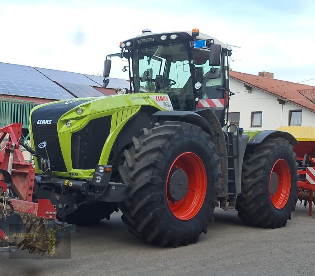Traktor Türe ait CLAAS XERION 4200 Trac VC RTK, Gebrauchtmaschine içinde Eichendorf (resim 3)