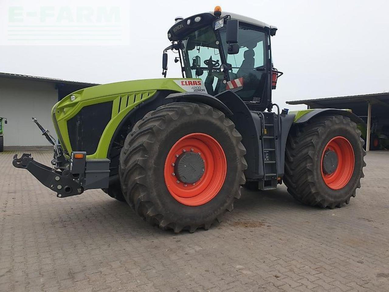 Traktor tip CLAAS xerion 4200 trac vc + rtk, Gebrauchtmaschine in NEUENDORF AM SPECK (Poză 1)