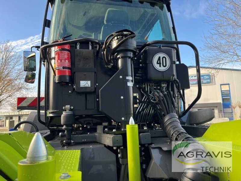 Traktor van het type CLAAS XERION 4200 TRAC VC, Gebrauchtmaschine in Meppen (Foto 11)