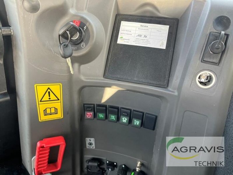 Traktor van het type CLAAS XERION 4200 TRAC VC, Gebrauchtmaschine in Meppen (Foto 25)