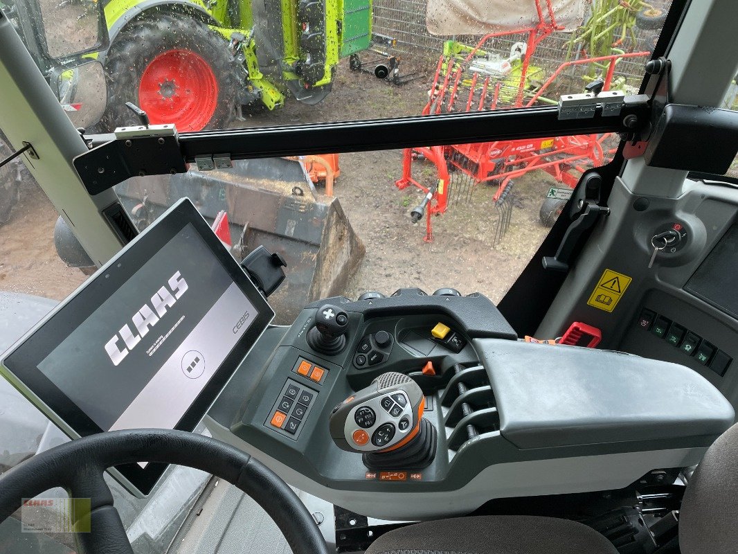 Traktor des Typs CLAAS Xerion 4200 Trac VC, Gebrauchtmaschine in Reinheim (Bild 9)
