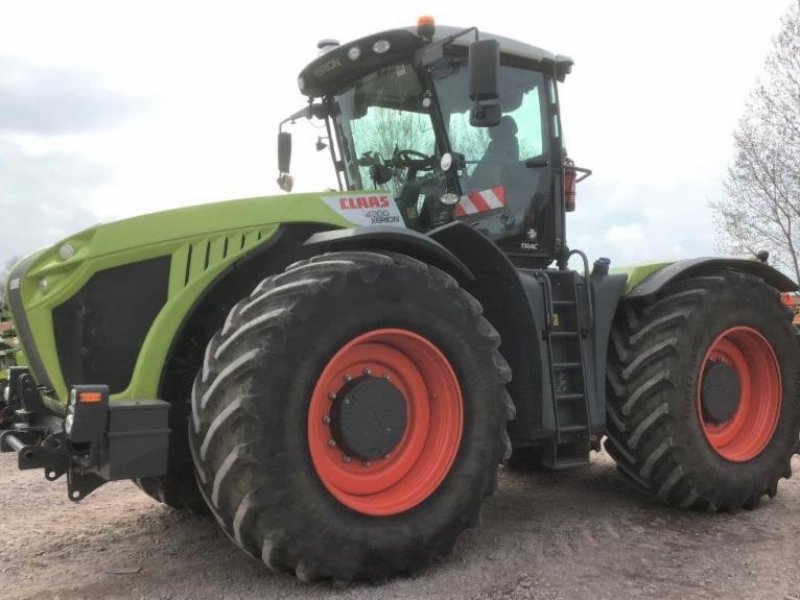 Traktor of the type CLAAS XERION 4200 TRAC, Gebrauchtmaschine in Landsberg (Picture 1)