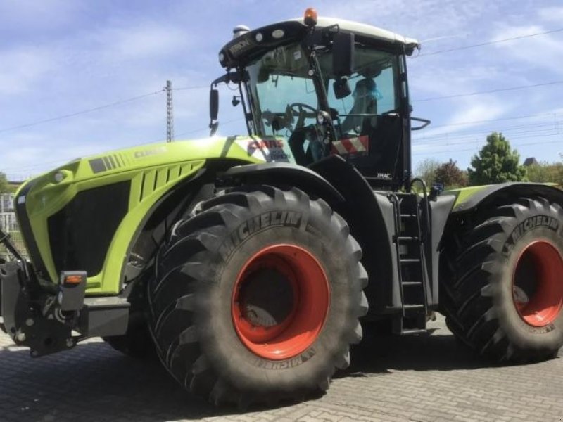 Traktor des Typs CLAAS XERION 4200 TRAC, Gebrauchtmaschine in Landsberg (Bild 1)