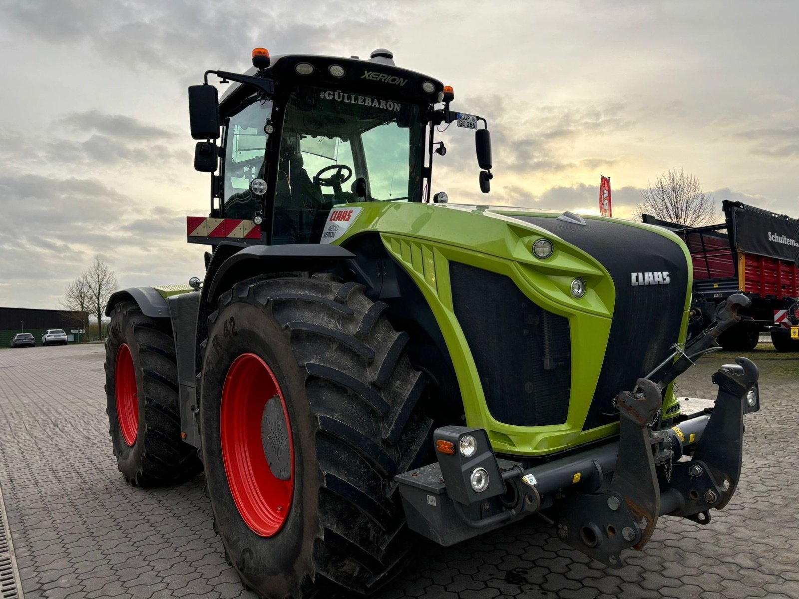 Traktor du type CLAAS Xerion 4200 Trac, Gebrauchtmaschine en Bad Oldesloe (Photo 2)