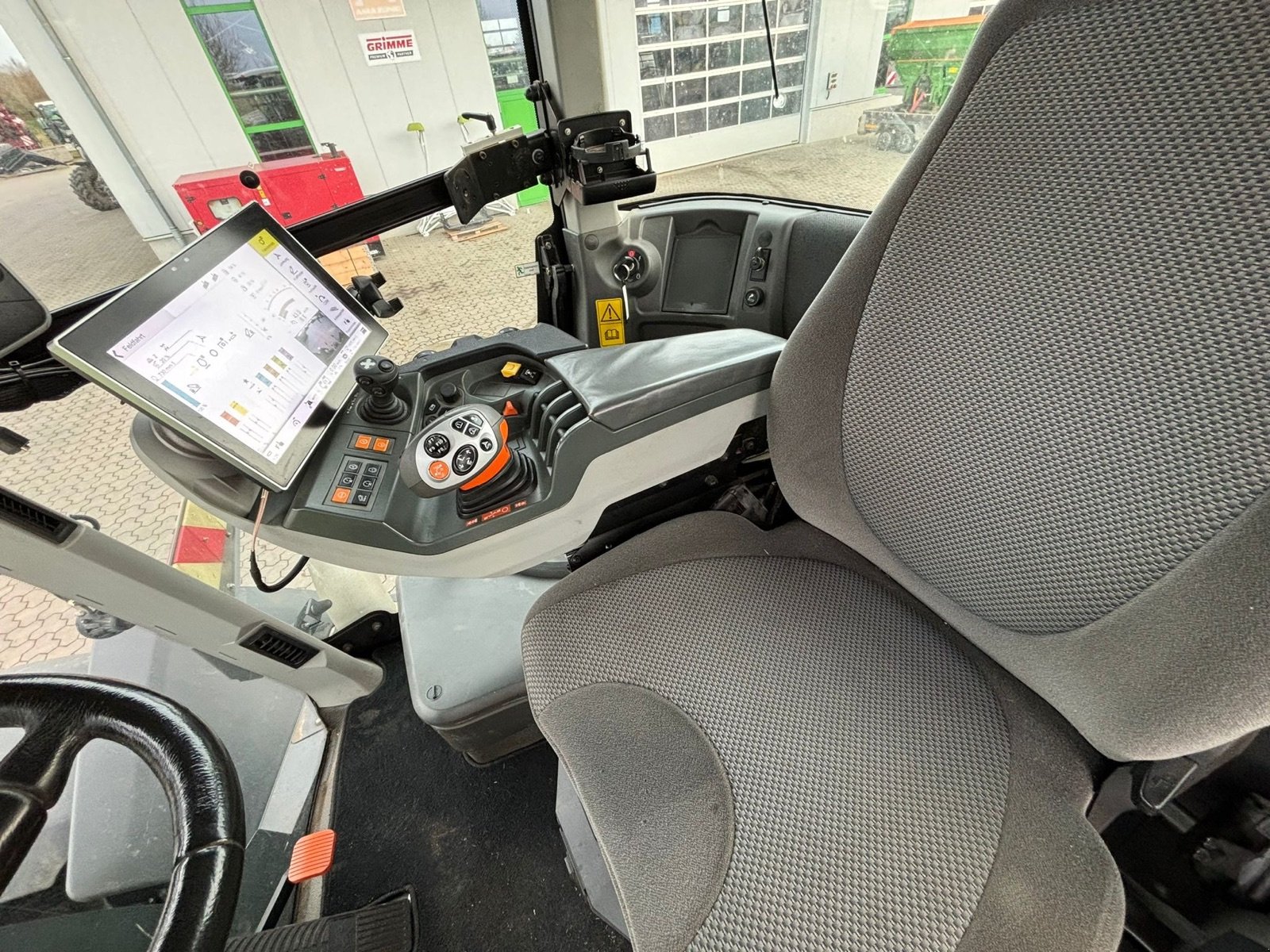 Traktor du type CLAAS Xerion 4200 Trac, Gebrauchtmaschine en Bad Oldesloe (Photo 14)