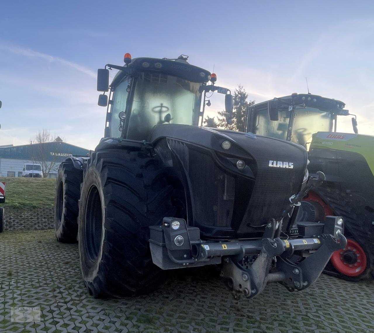 Traktor tip CLAAS Xerion 4200 VC, Gebrauchtmaschine in Pragsdorf (Poză 2)