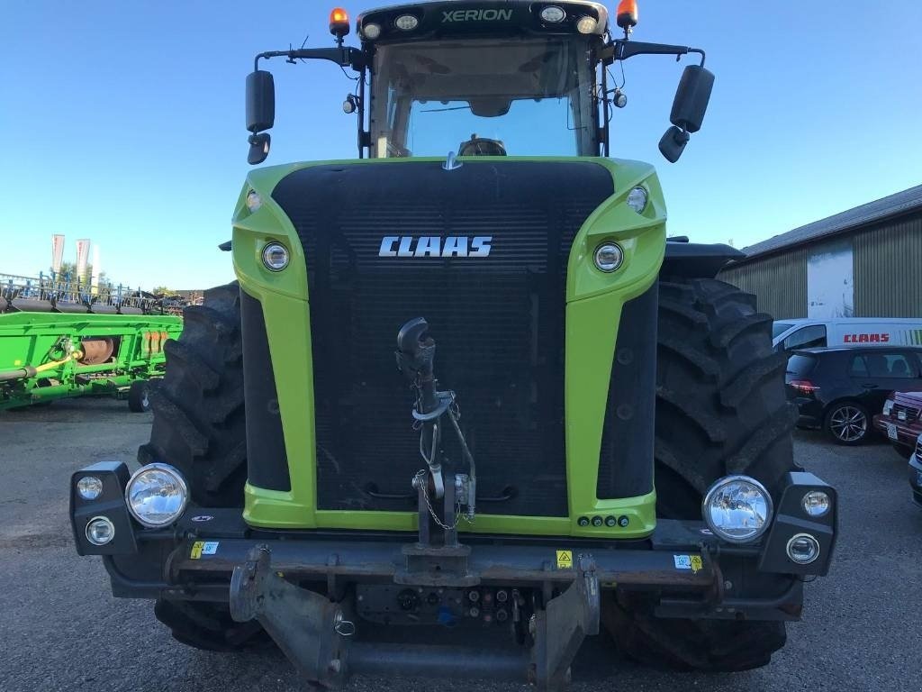 Traktor of the type CLAAS XERION 4500 VC, Gebrauchtmaschine in Kolding (Picture 3)