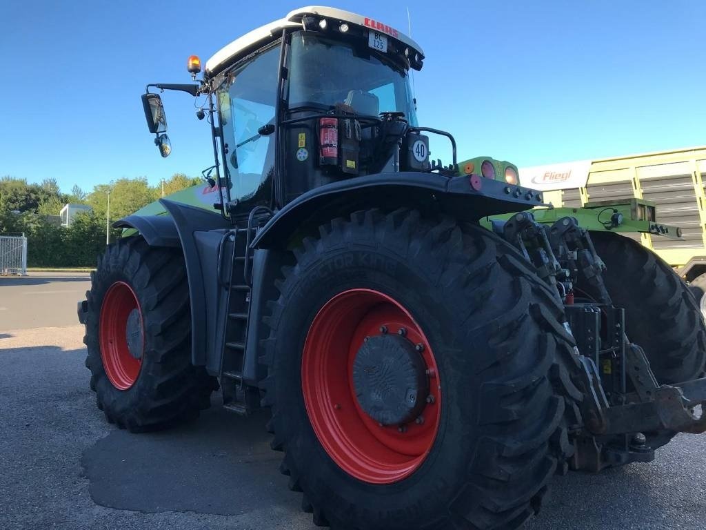 Traktor of the type CLAAS XERION 4500 VC, Gebrauchtmaschine in Kolding (Picture 8)