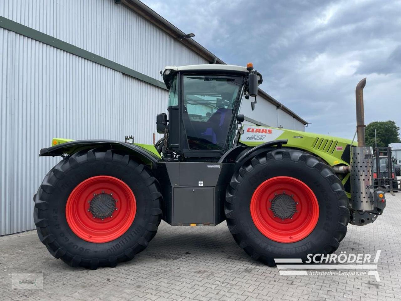 Traktor del tipo CLAAS XERION 4500, Gebrauchtmaschine In Wildeshausen (Immagine 2)
