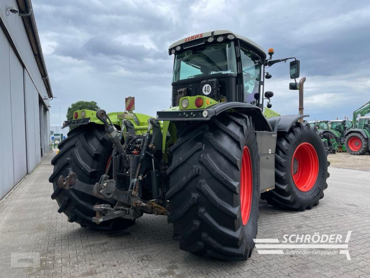 Traktor del tipo CLAAS XERION 4500, Gebrauchtmaschine In Wildeshausen (Immagine 3)