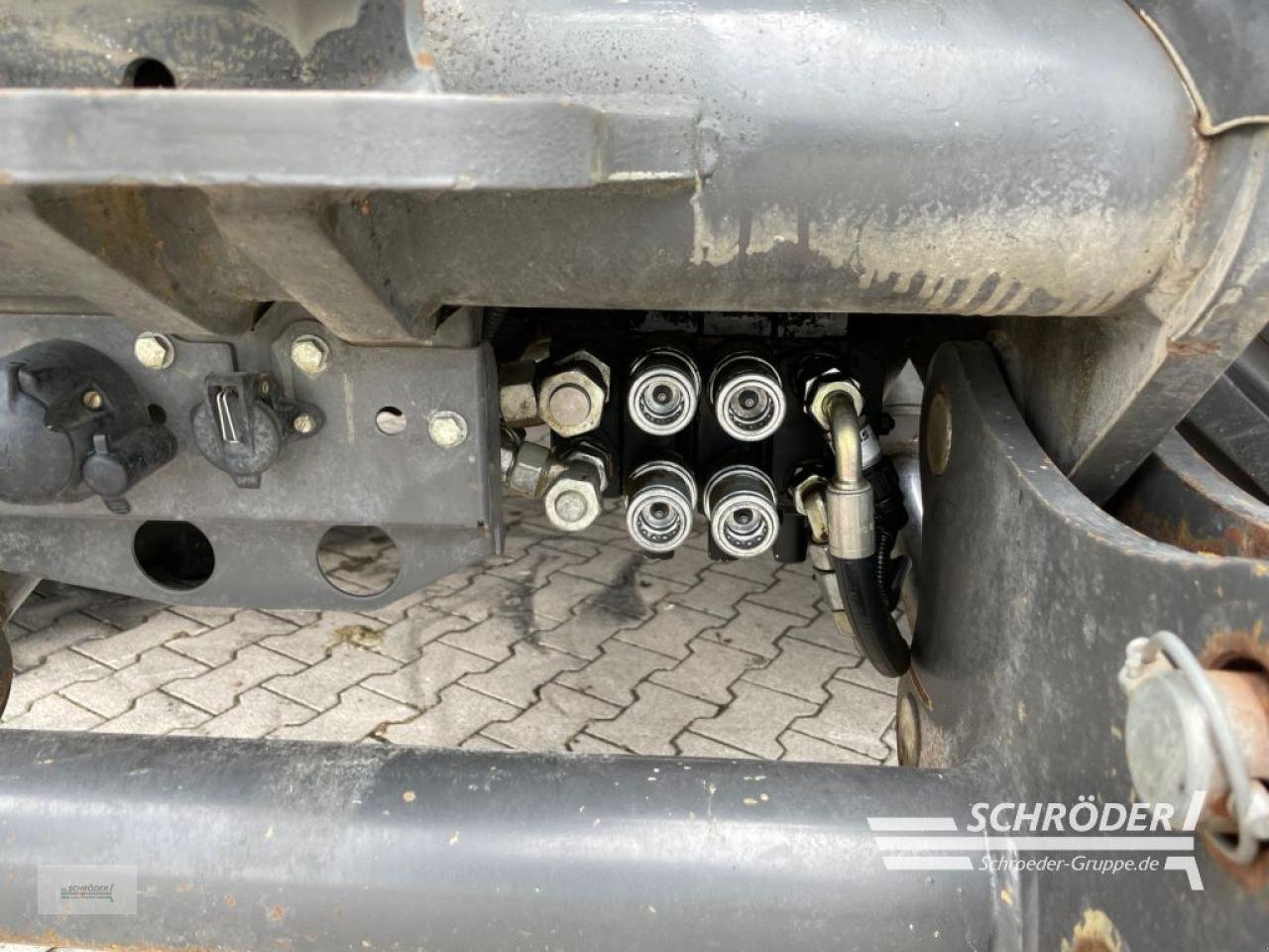 Traktor del tipo CLAAS XERION 4500, Gebrauchtmaschine In Wildeshausen (Immagine 10)