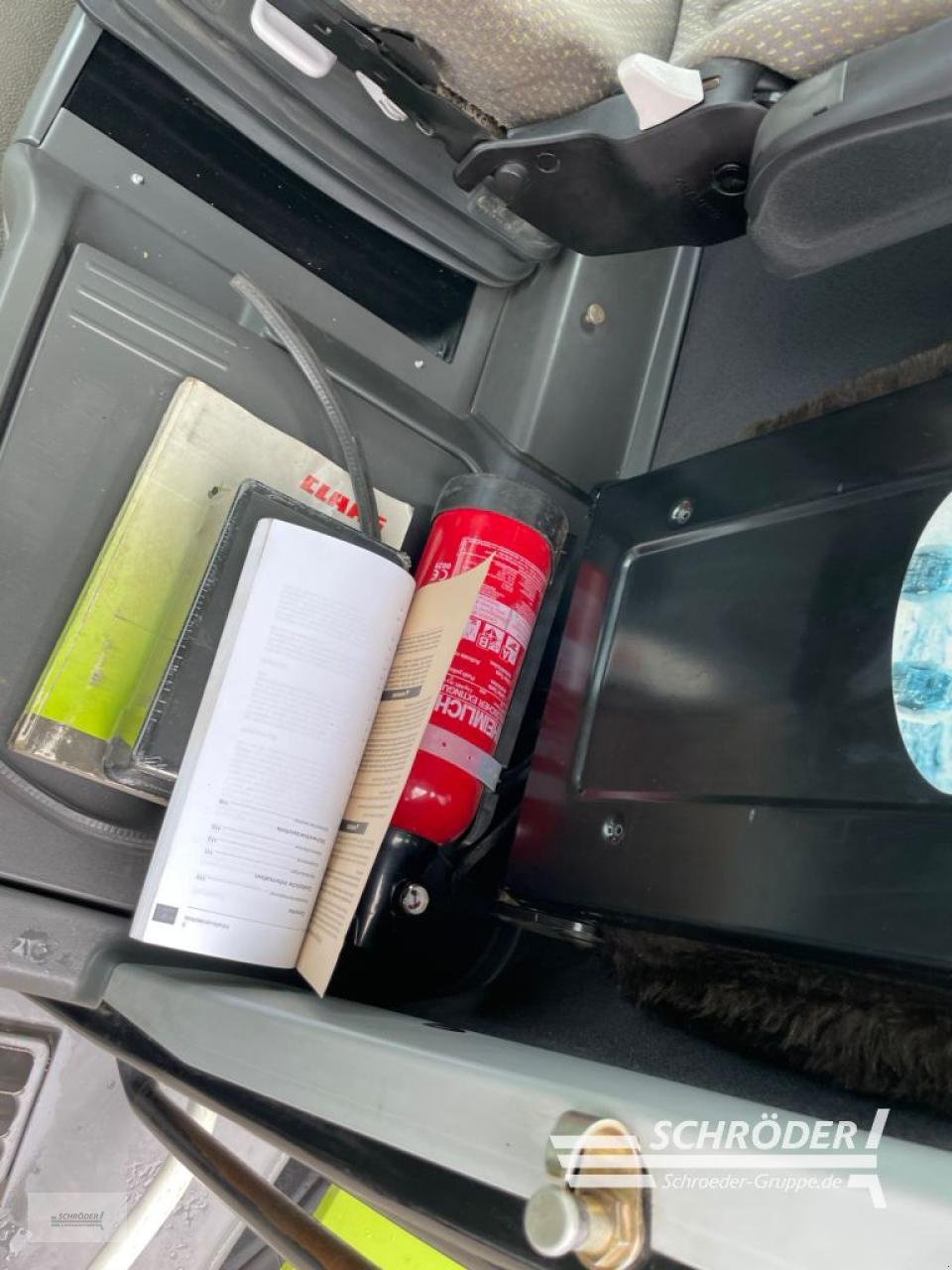 Traktor del tipo CLAAS XERION 4500, Gebrauchtmaschine In Wildeshausen (Immagine 14)