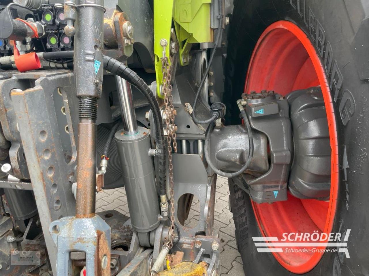 Traktor del tipo CLAAS XERION 4500, Gebrauchtmaschine In Wildeshausen (Immagine 24)