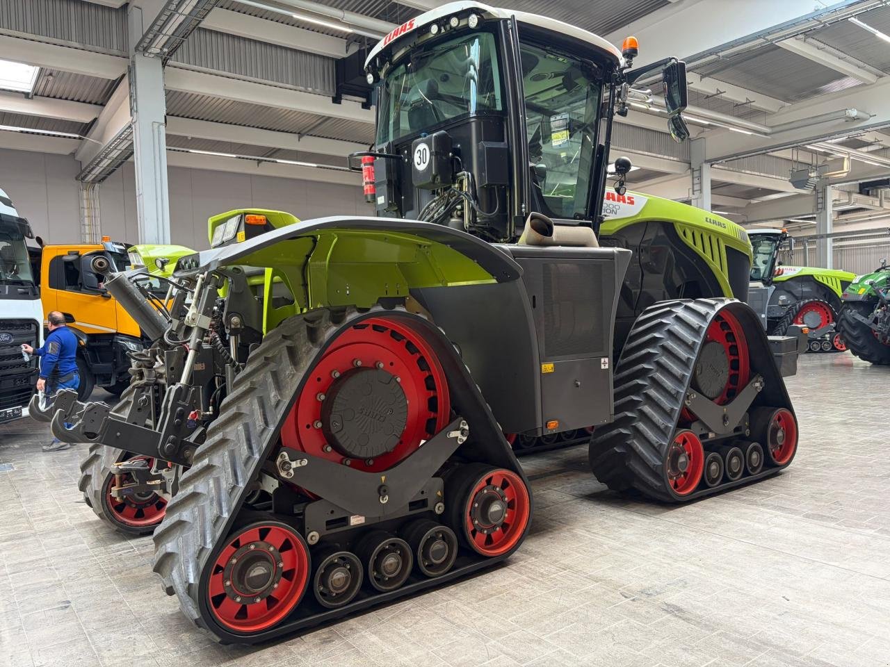 Traktor des Typs CLAAS XERION 5000 TRAC TS, Gebrauchtmaschine in Könnern (Bild 4)