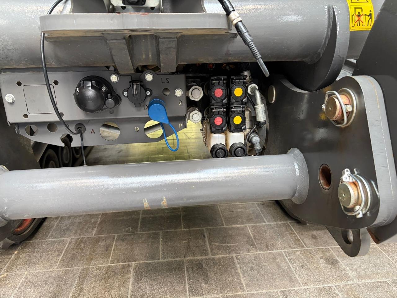 Traktor des Typs CLAAS XERION 5000 TRAC TS, Gebrauchtmaschine in Könnern (Bild 12)