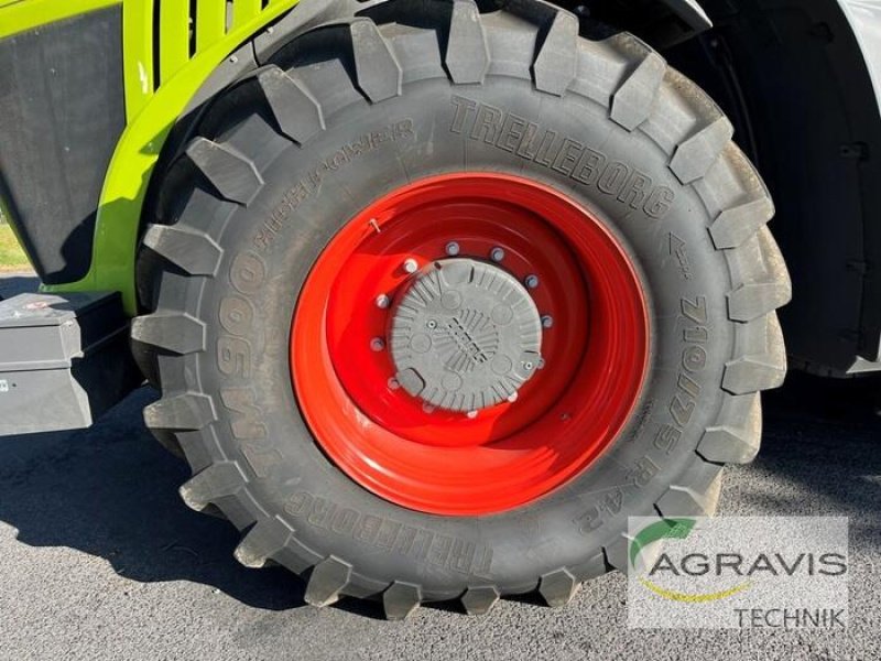Traktor van het type CLAAS XERION 5000 TRAC VC, Gebrauchtmaschine in Meppen (Foto 14)