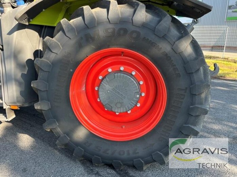 Traktor van het type CLAAS XERION 5000 TRAC VC, Gebrauchtmaschine in Meppen (Foto 12)