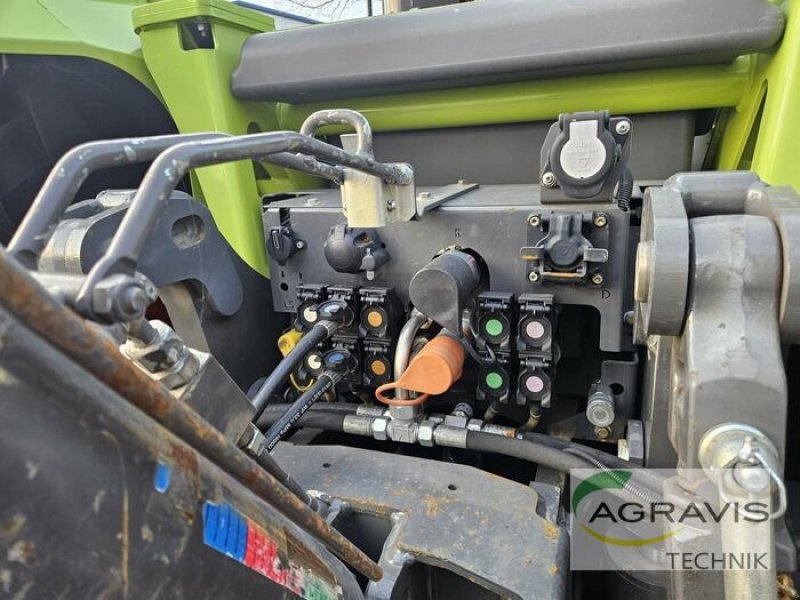 Traktor typu CLAAS XERION 5000 TRAC VC, Gebrauchtmaschine w Meppen (Zdjęcie 11)