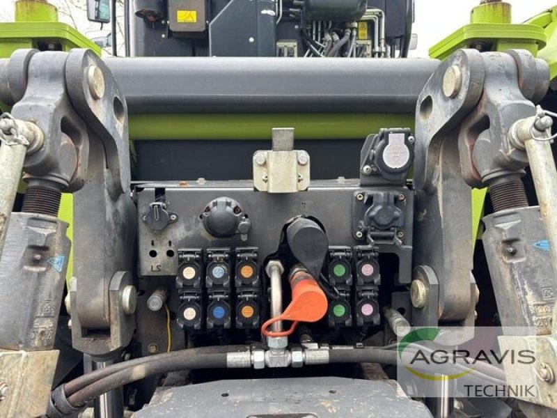 Traktor of the type CLAAS XERION 5000 TRAC VC, Gebrauchtmaschine in Meppen (Picture 15)