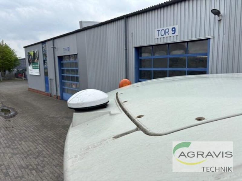 Traktor of the type CLAAS XERION 5000 TRAC VC, Gebrauchtmaschine in Meppen (Picture 12)