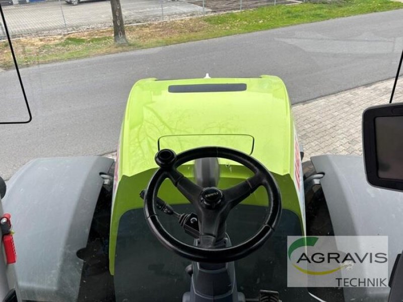 Traktor of the type CLAAS XERION 5000 TRAC VC, Gebrauchtmaschine in Meppen (Picture 11)