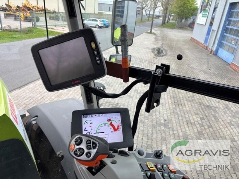 Traktor of the type CLAAS XERION 5000 TRAC VC, Gebrauchtmaschine in Meppen (Picture 8)