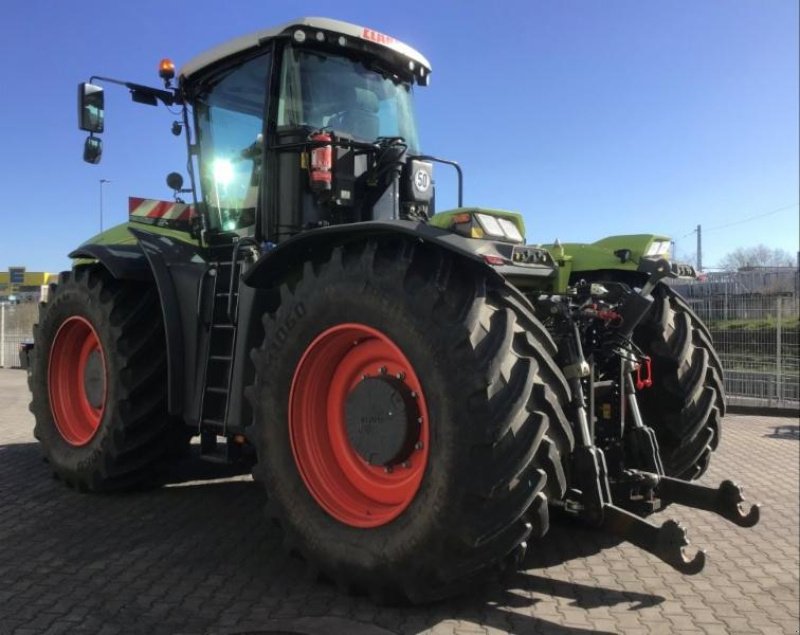 Traktor des Typs CLAAS XERION 5000 TRAC VC, Gebrauchtmaschine in Landsberg (Bild 4)
