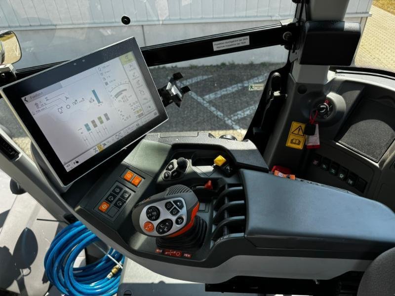 Traktor типа CLAAS XERION 5000 TRAC VC, Gebrauchtmaschine в Hockenheim (Фотография 12)