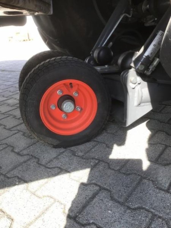 Traktor Türe ait CLAAS XERION 5000 TRAC VC, Gebrauchtmaschine içinde Landsberg (resim 16)