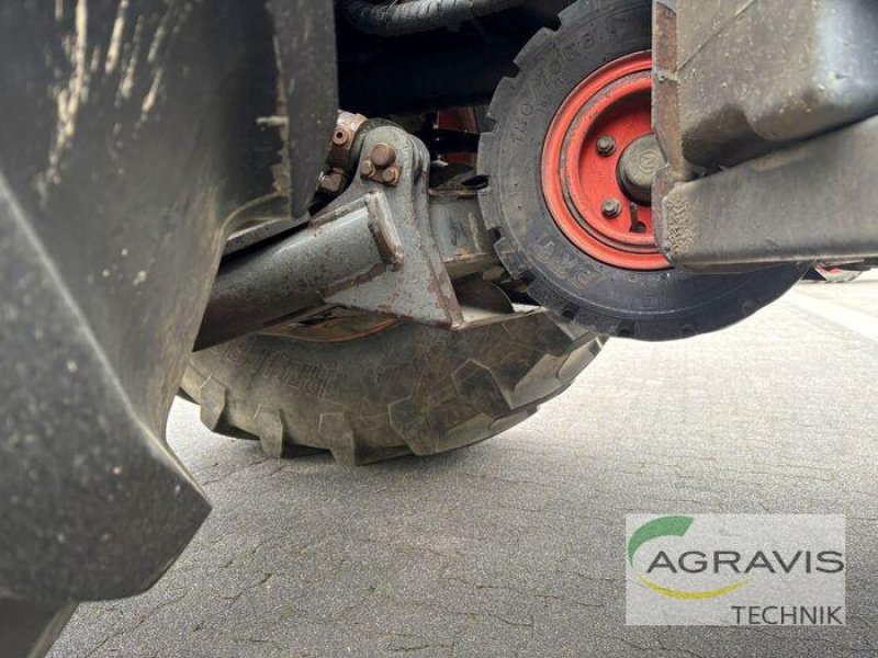 Traktor Türe ait CLAAS XERION 5000 TRAC VC, Gebrauchtmaschine içinde Olfen  (resim 8)