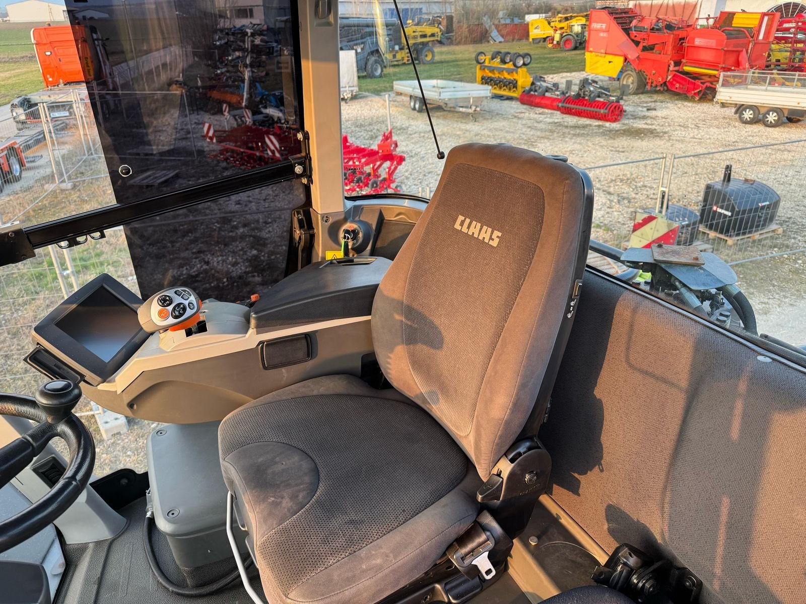 Traktor van het type CLAAS Xerion 5000 Trac VC, Gebrauchtmaschine in Harmannsdorf-Rückersdorf (Foto 17)