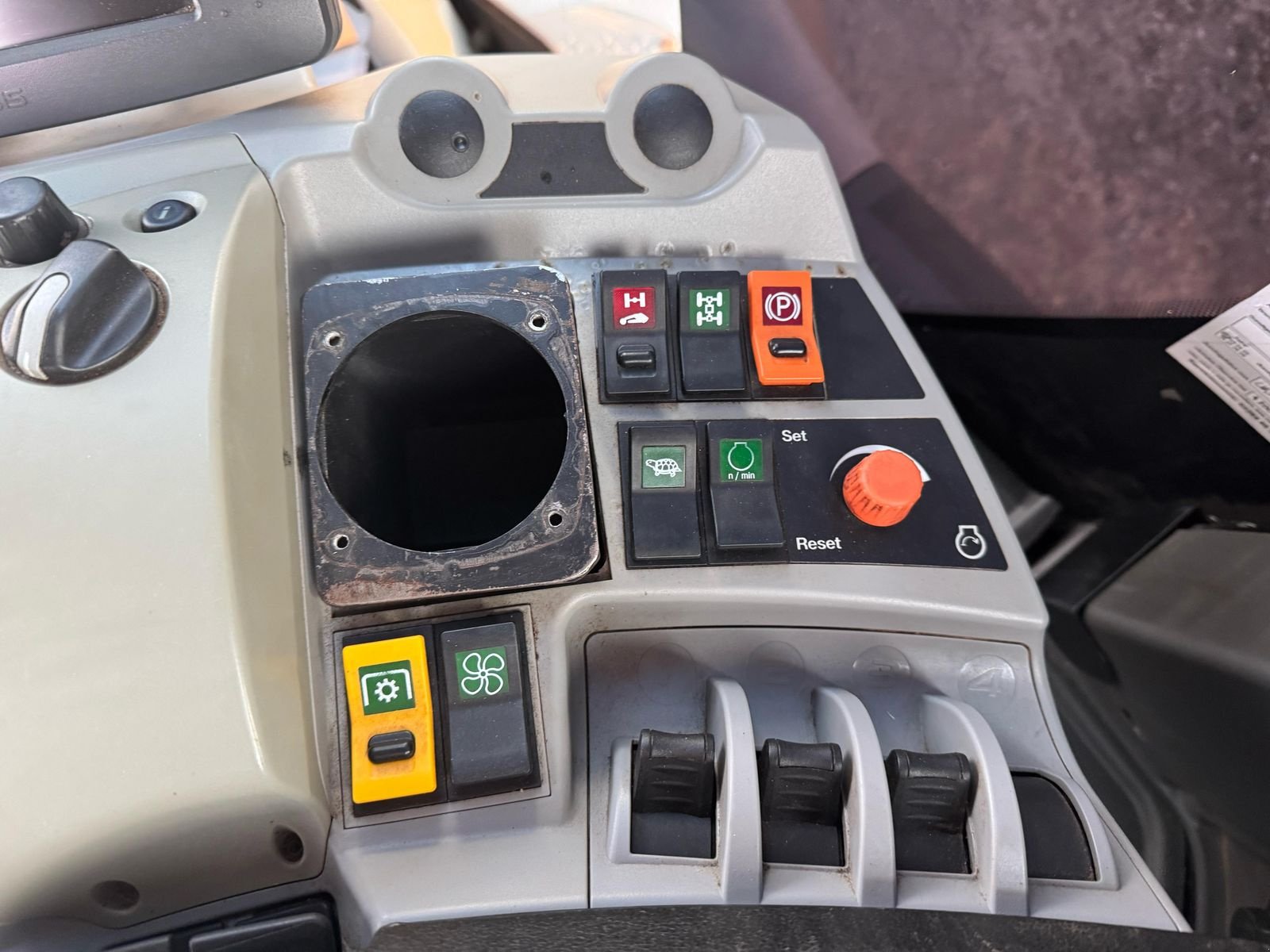 Traktor of the type CLAAS Xerion 5000 Trac VC, Gebrauchtmaschine in Harmannsdorf-Rückersdorf (Picture 12)