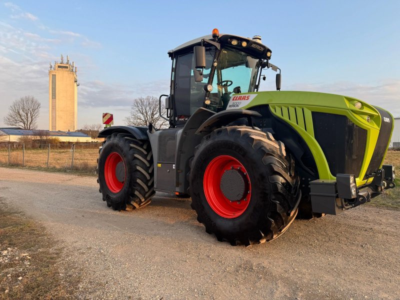 Traktor del tipo CLAAS Xerion 5000 Trac VC, Gebrauchtmaschine en Harmannsdorf-Rückersdorf