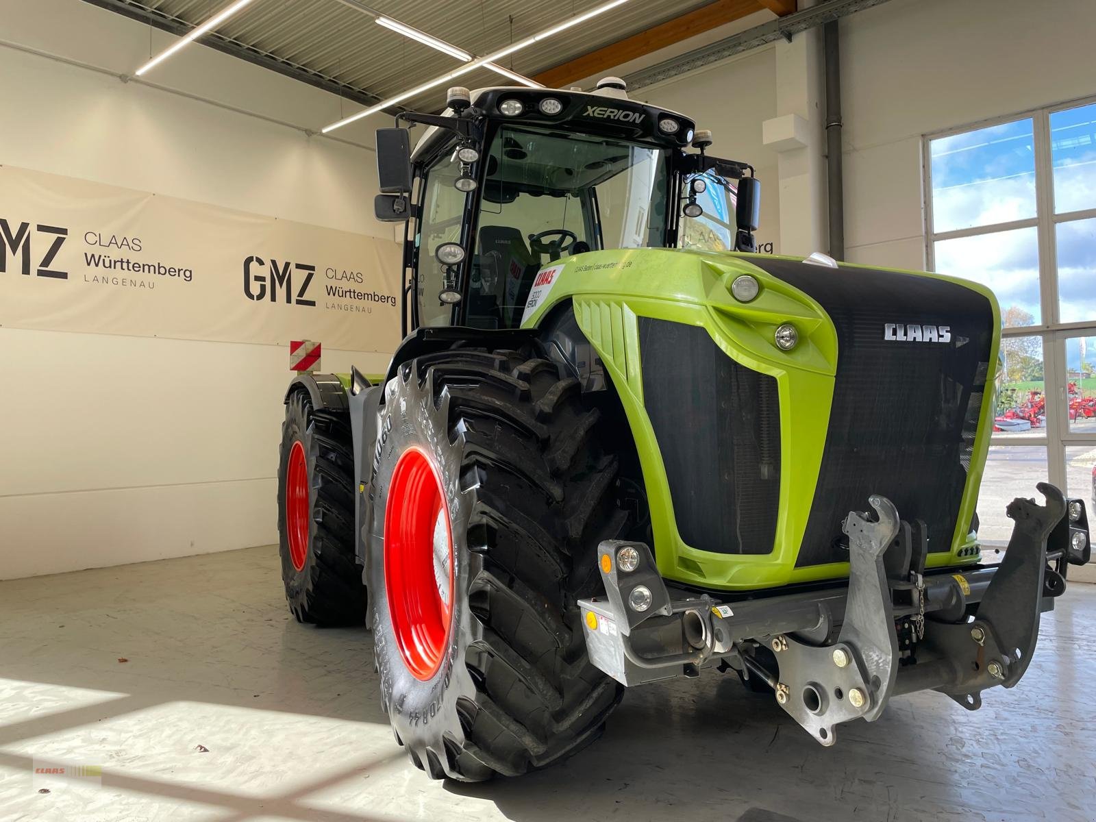 Traktor des Typs CLAAS XERION 5000 TRAC VC, Gebrauchtmaschine in Langenau (Bild 1)