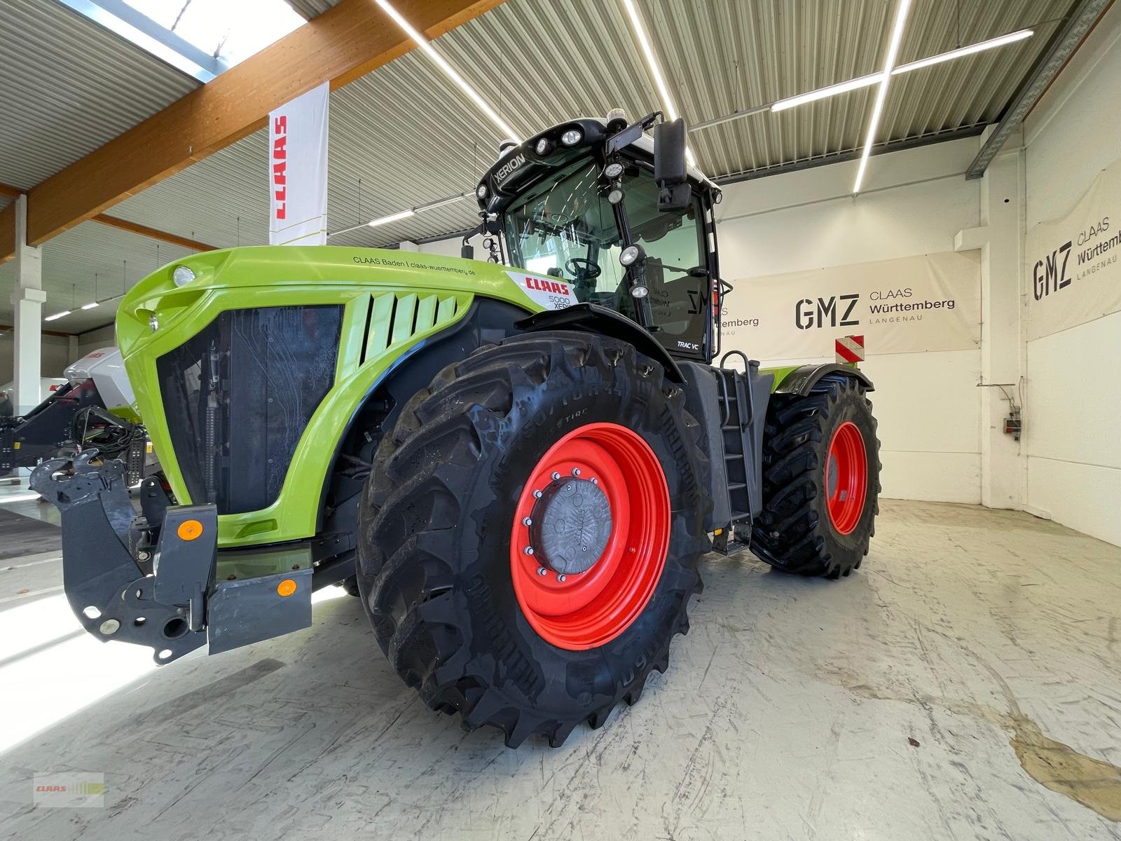 Traktor des Typs CLAAS XERION 5000 TRAC VC, Gebrauchtmaschine in Langenau (Bild 3)