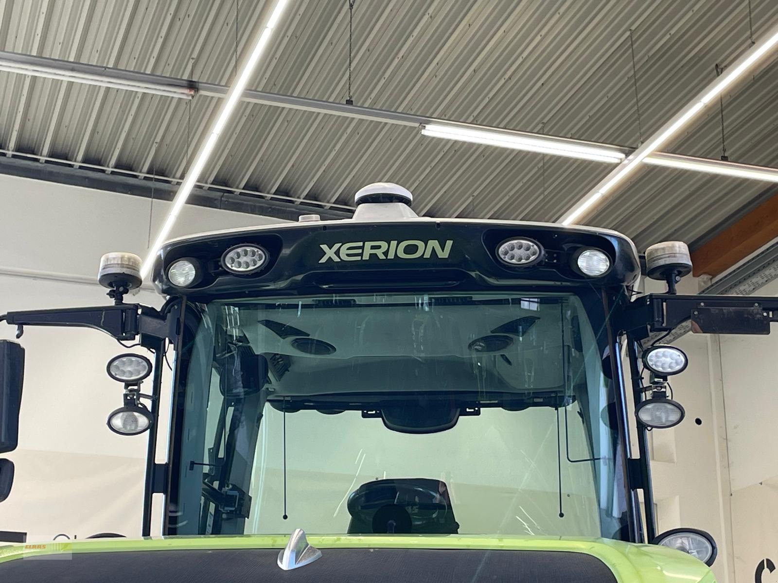 Traktor des Typs CLAAS XERION 5000 TRAC VC, Gebrauchtmaschine in Langenau (Bild 7)