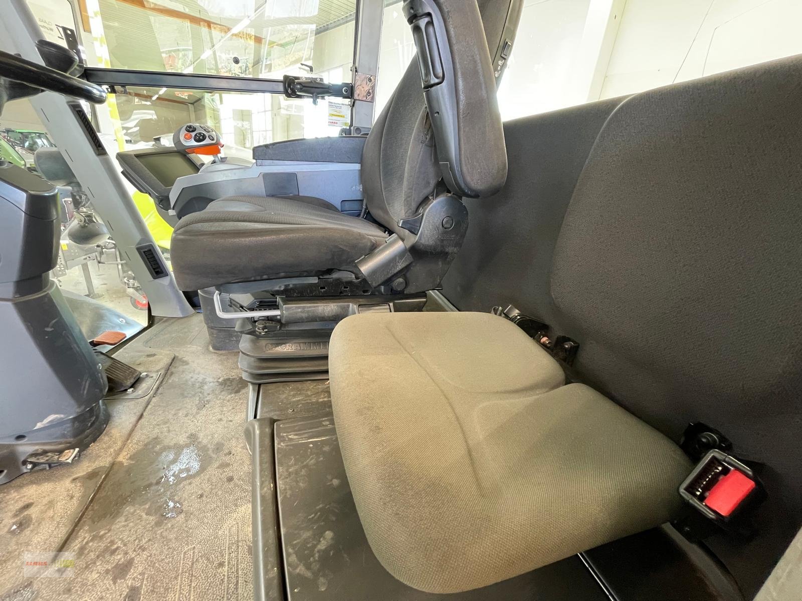 Traktor des Typs CLAAS XERION 5000 TRAC VC, Gebrauchtmaschine in Langenau (Bild 10)