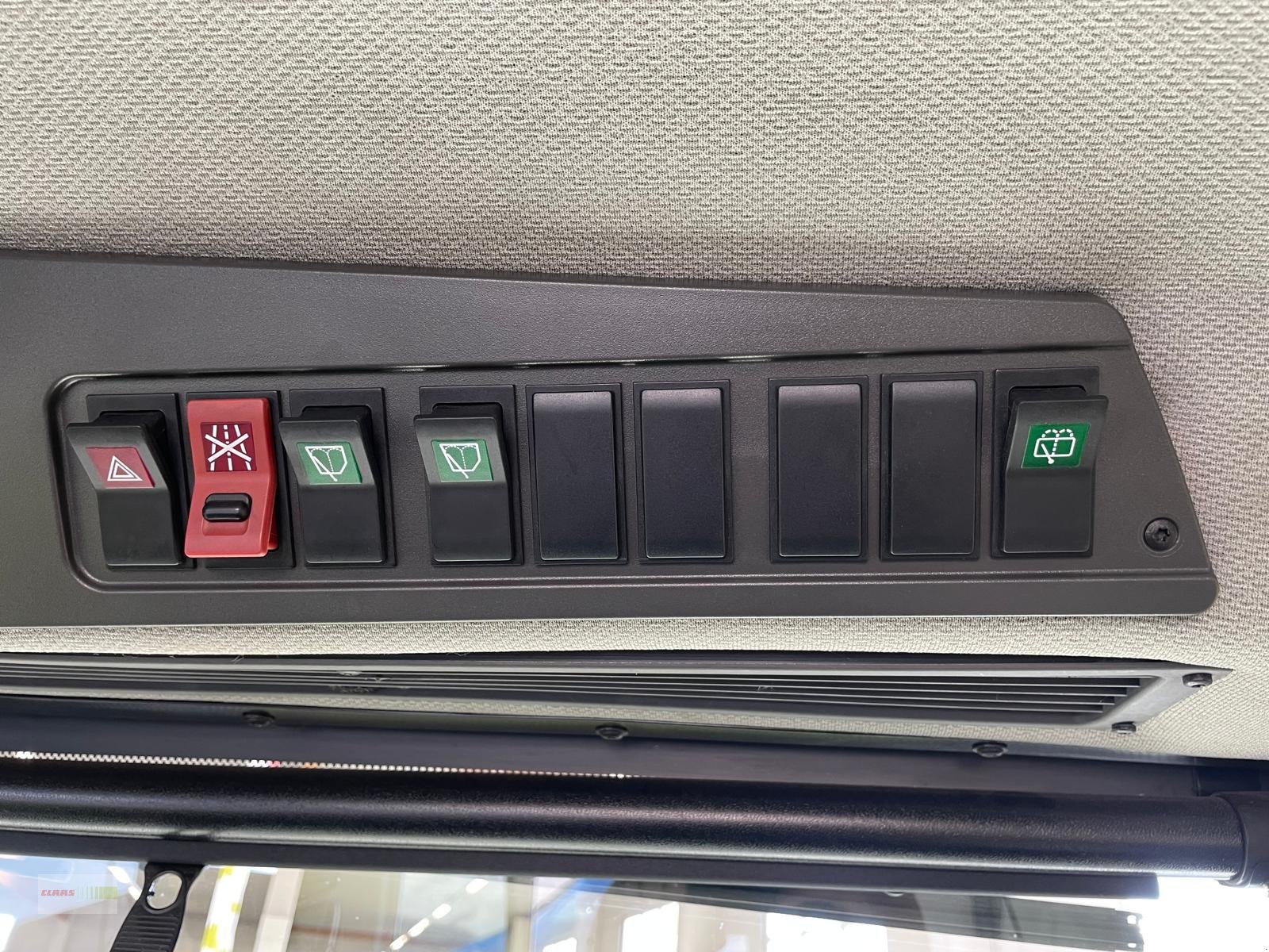 Traktor des Typs CLAAS XERION 5000 TRAC VC, Gebrauchtmaschine in Langenau (Bild 14)