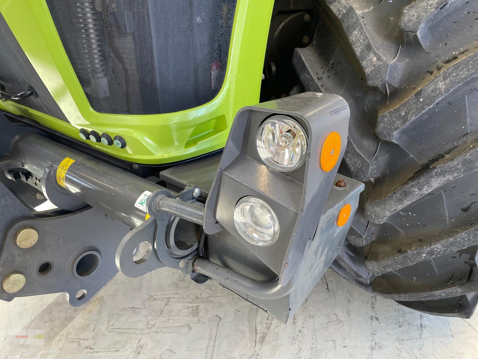 Traktor des Typs CLAAS XERION 5000 TRAC VC, Gebrauchtmaschine in Langenau (Bild 17)