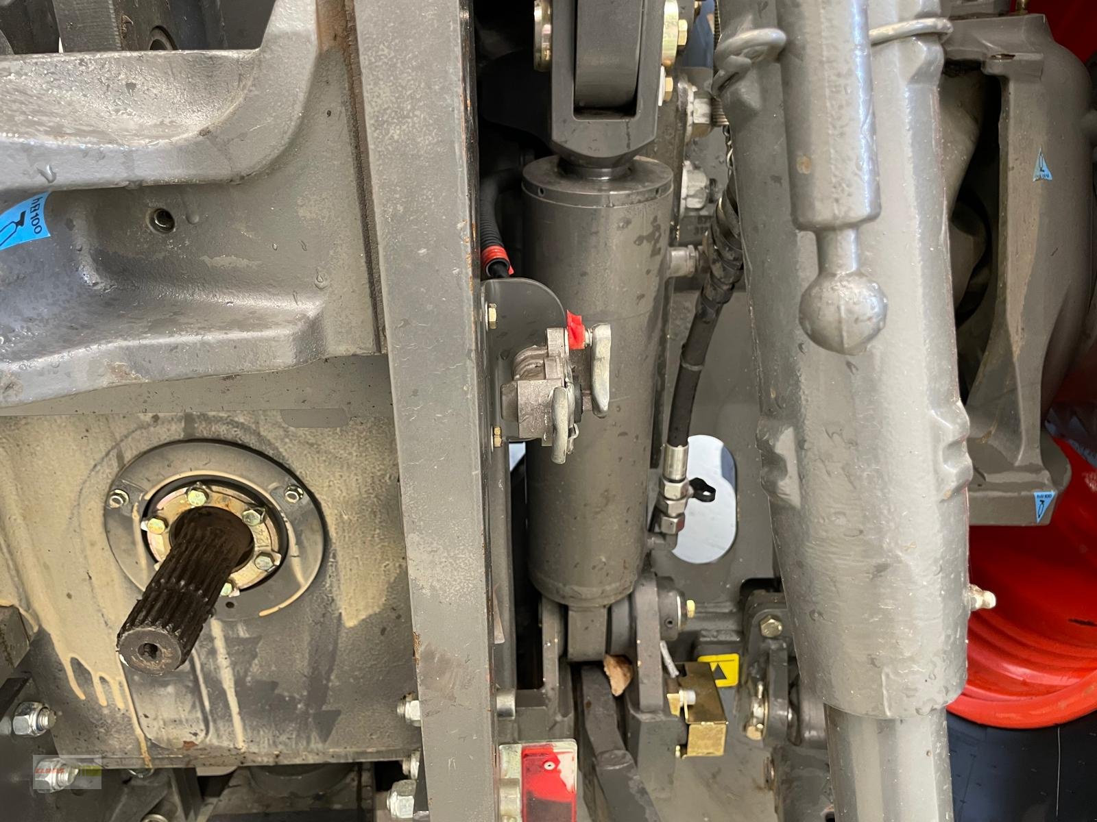 Traktor des Typs CLAAS XERION 5000 TRAC VC, Gebrauchtmaschine in Langenau (Bild 24)