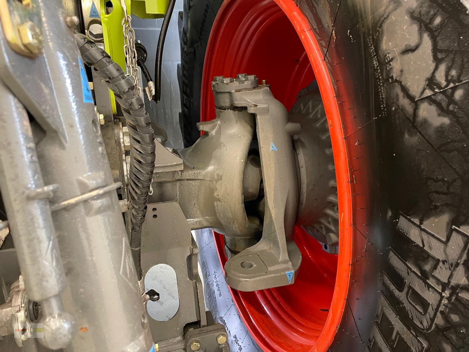 Traktor des Typs CLAAS XERION 5000 TRAC VC, Gebrauchtmaschine in Langenau (Bild 25)