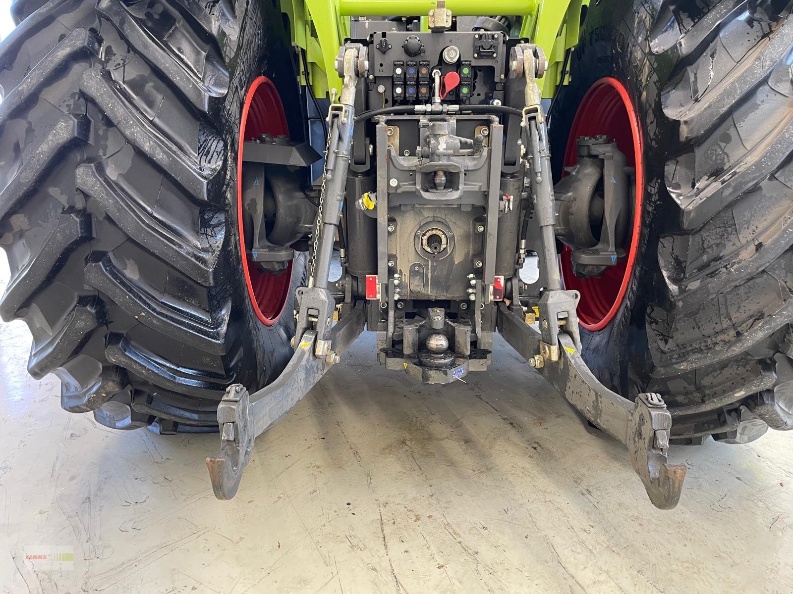 Traktor des Typs CLAAS XERION 5000 TRAC VC, Gebrauchtmaschine in Langenau (Bild 26)