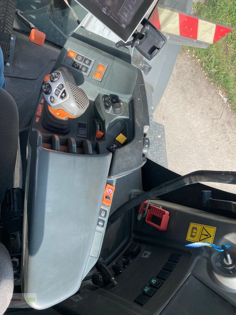 Traktor от тип CLAAS Xerion 5000 Trac, Gebrauchtmaschine в Groß Germersleben (Снимка 13)