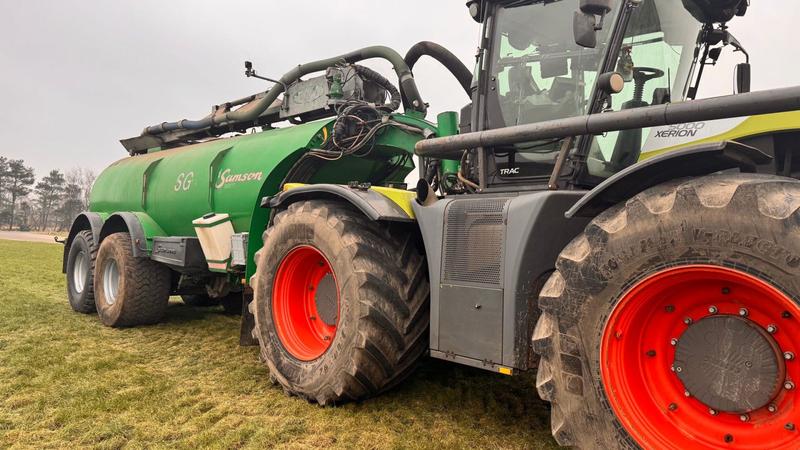 Traktor du type CLAAS XERION 5000, Gebrauchtmaschine en Rødekro (Photo 2)