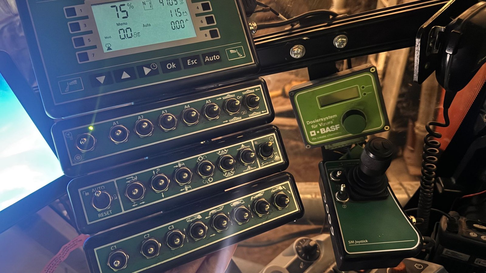 Traktor du type CLAAS XERION 5000, Gebrauchtmaschine en Rødekro (Photo 5)