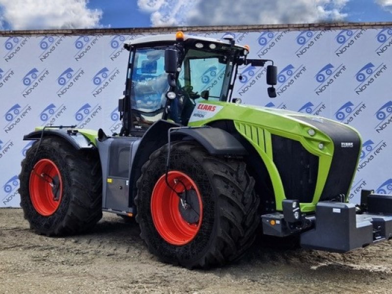 Traktor от тип CLAAS XERION 5000, Gebrauchtmaschine в Kolding (Снимка 1)